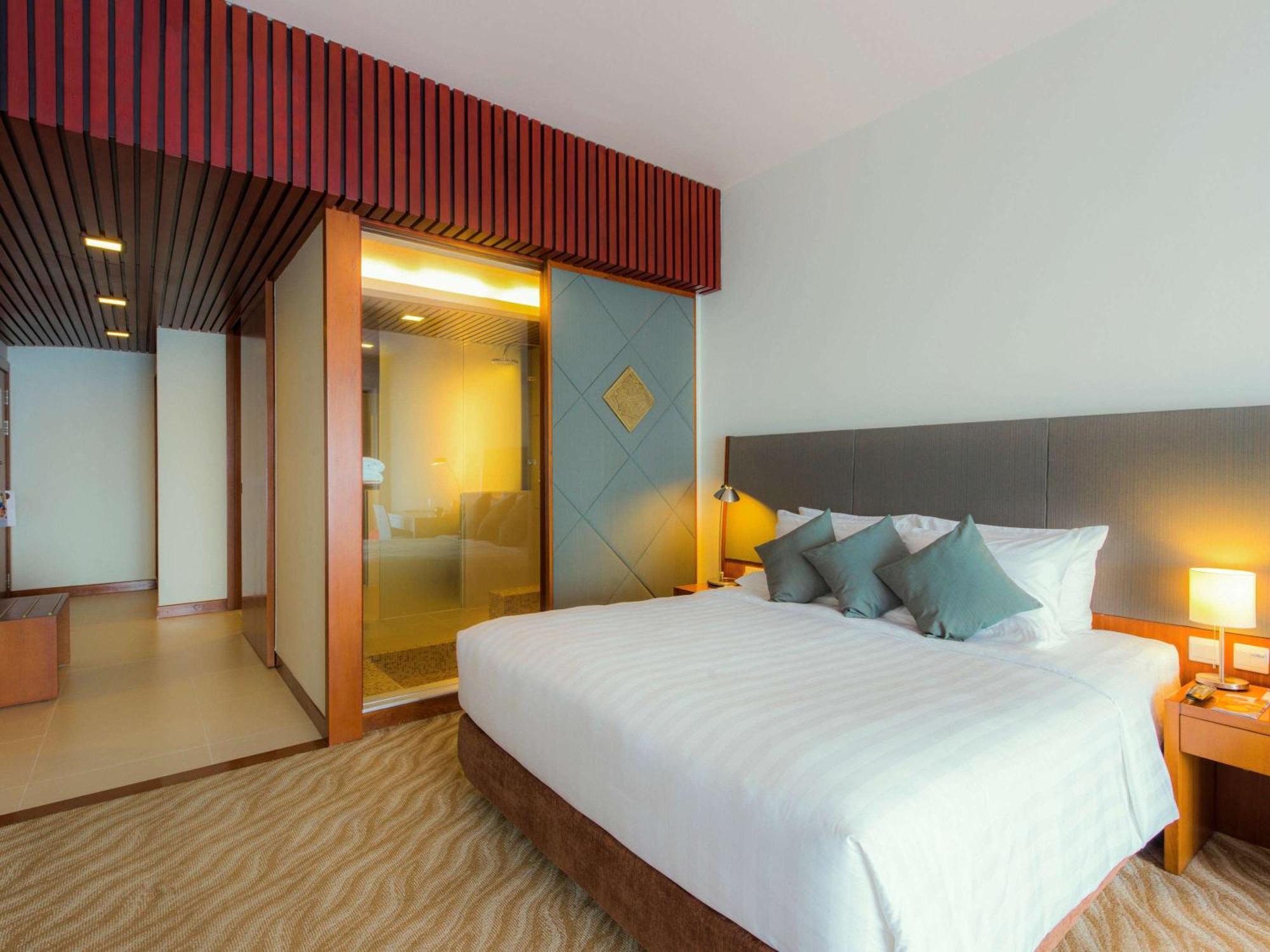 Novotel 4*